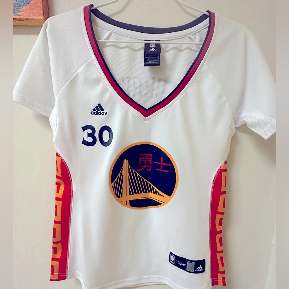 Golden State Warriors limited Chinese new year Stephen Curry women’s jersey.